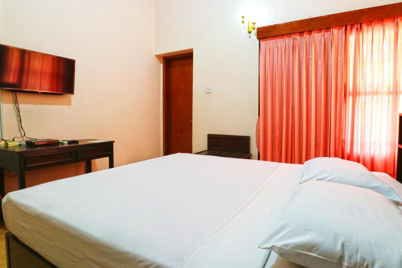 Reddoorz Plus Near Brawijaya Museum Hotel Malang Luaran gambar